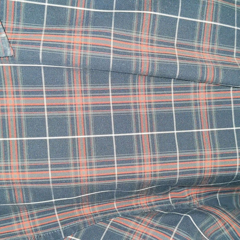 ๐ Plaid Button Down - Picture 3 of 3